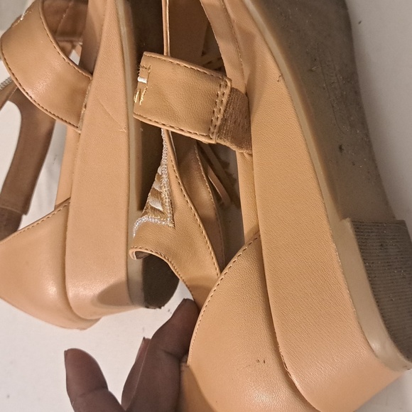 Shoes - Picture 6 of 6